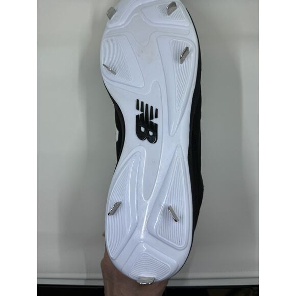 NEW "New Balance" Tupelo Mens Cleats  Black & White SZ 12.5 Sports Baseball - Picture 5 of 12